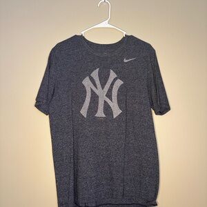 Nike Gray New York Yankees Men's Shirt